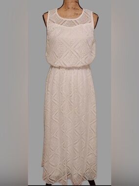 LIKE NEW  J GEE WHITE SLEEVELESS LACE DRESS SIZE S